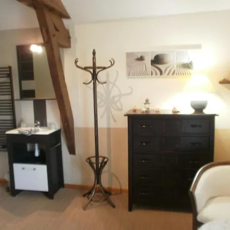 Aux Jardins De L'emiliere Bed & Breakfast *