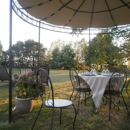 Bed & Breakfast Aux Jardins De L'emiliere